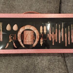 Pink Bling Glitz & Glam Spark Makeup Brush Set